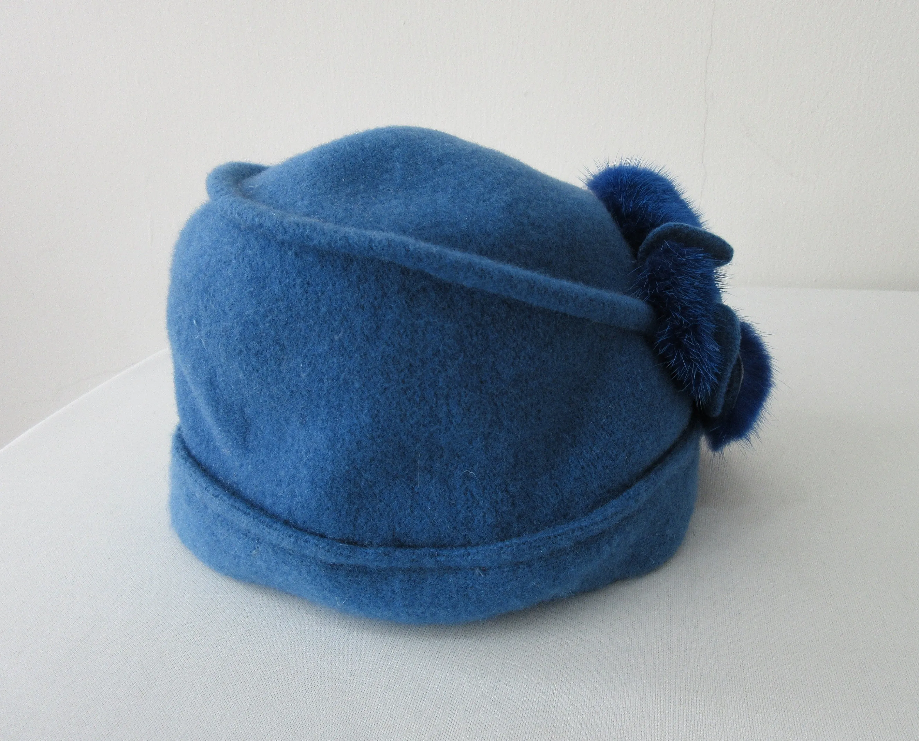 20H02 -Blue Wool Hat with Mink Trim