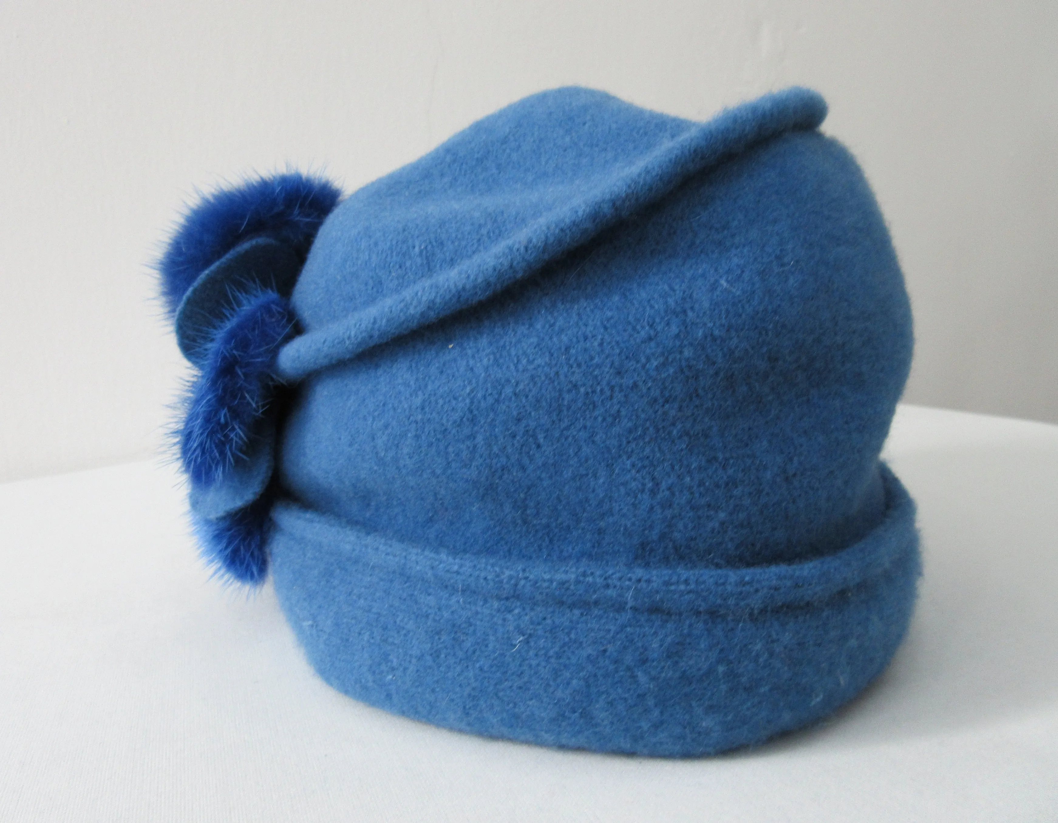 20H02 -Blue Wool Hat with Mink Trim