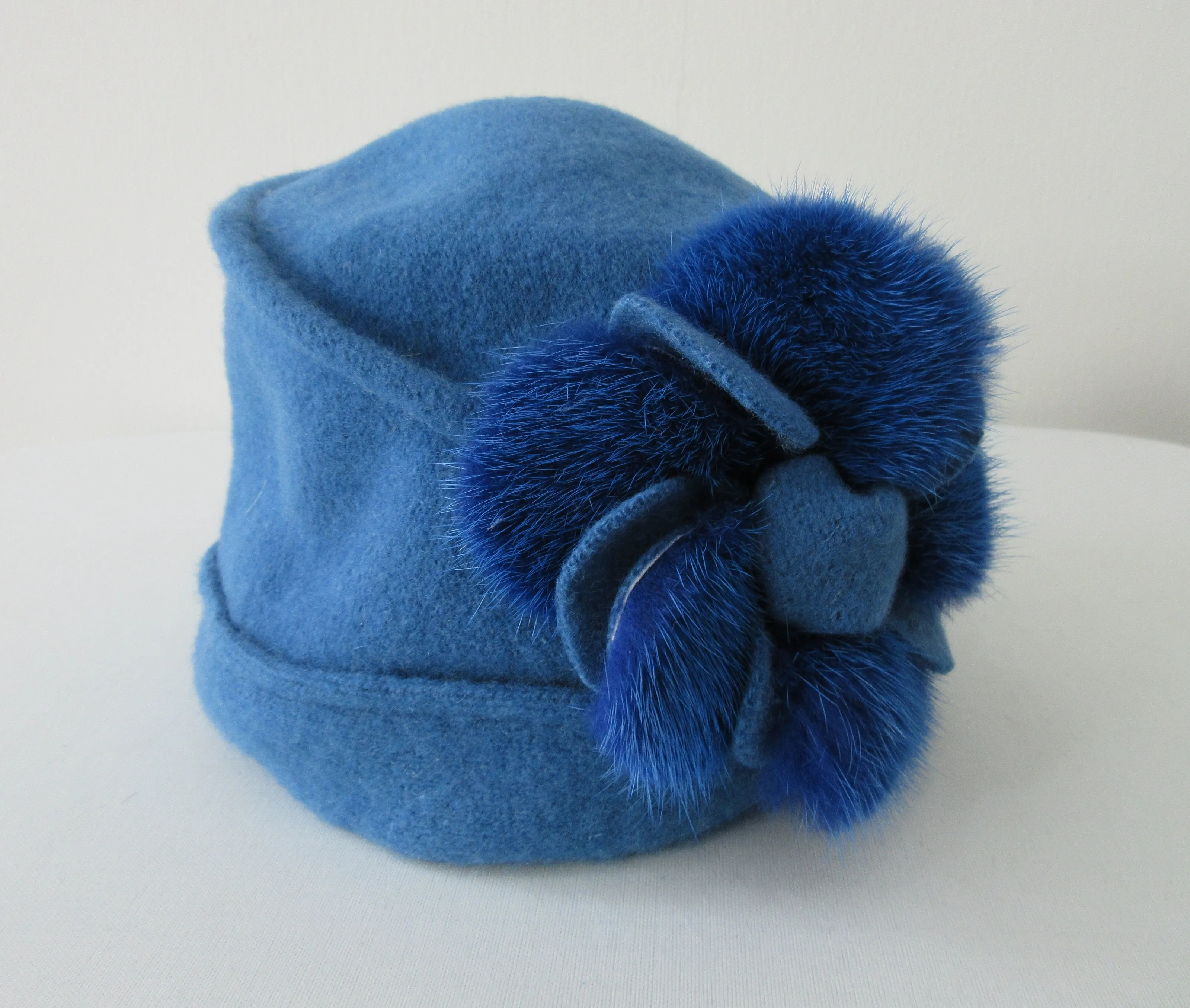 20H02 -Blue Wool Hat with Mink Trim