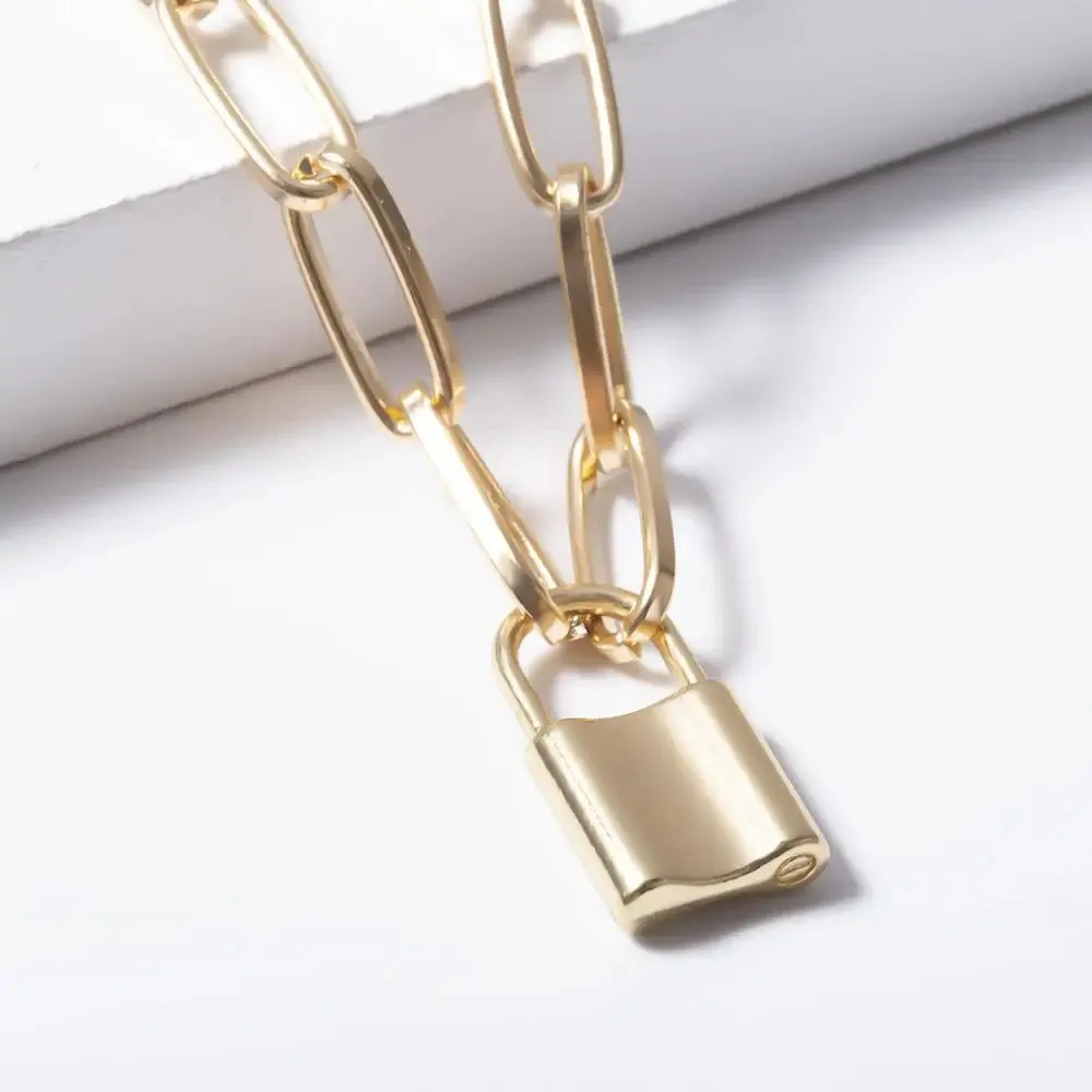 Clavicle Short Punk Golden Lock Statement Gothic Women's New Necklake