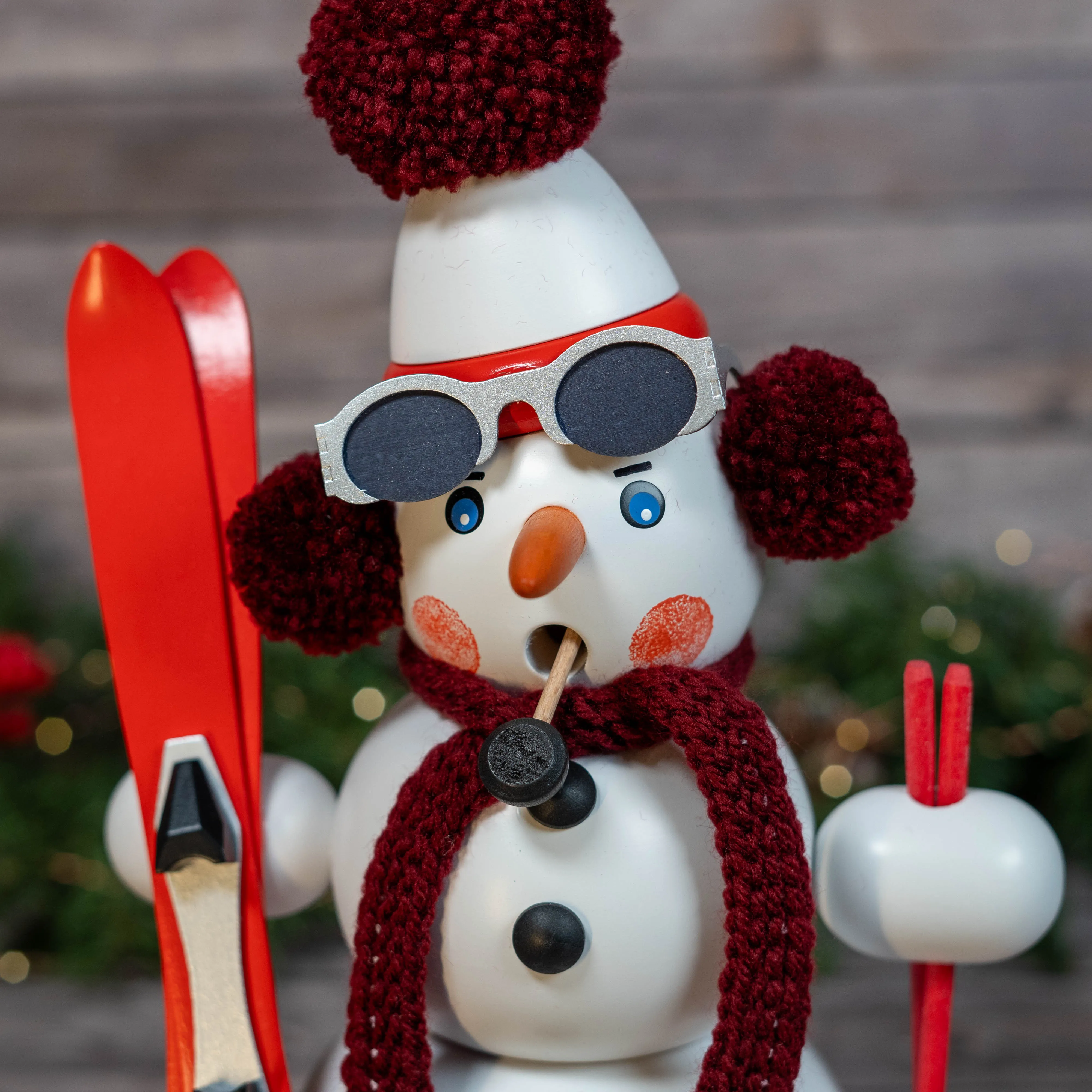 Smoker - Large Snowman with Skis